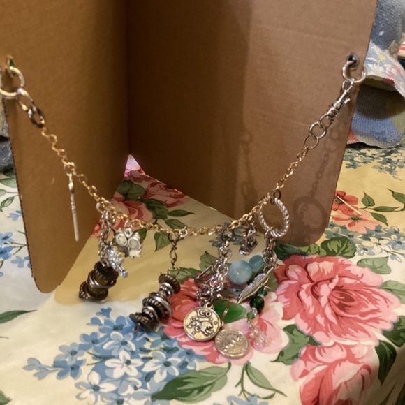 Charm & chain journal closure - Picture 3 of 6